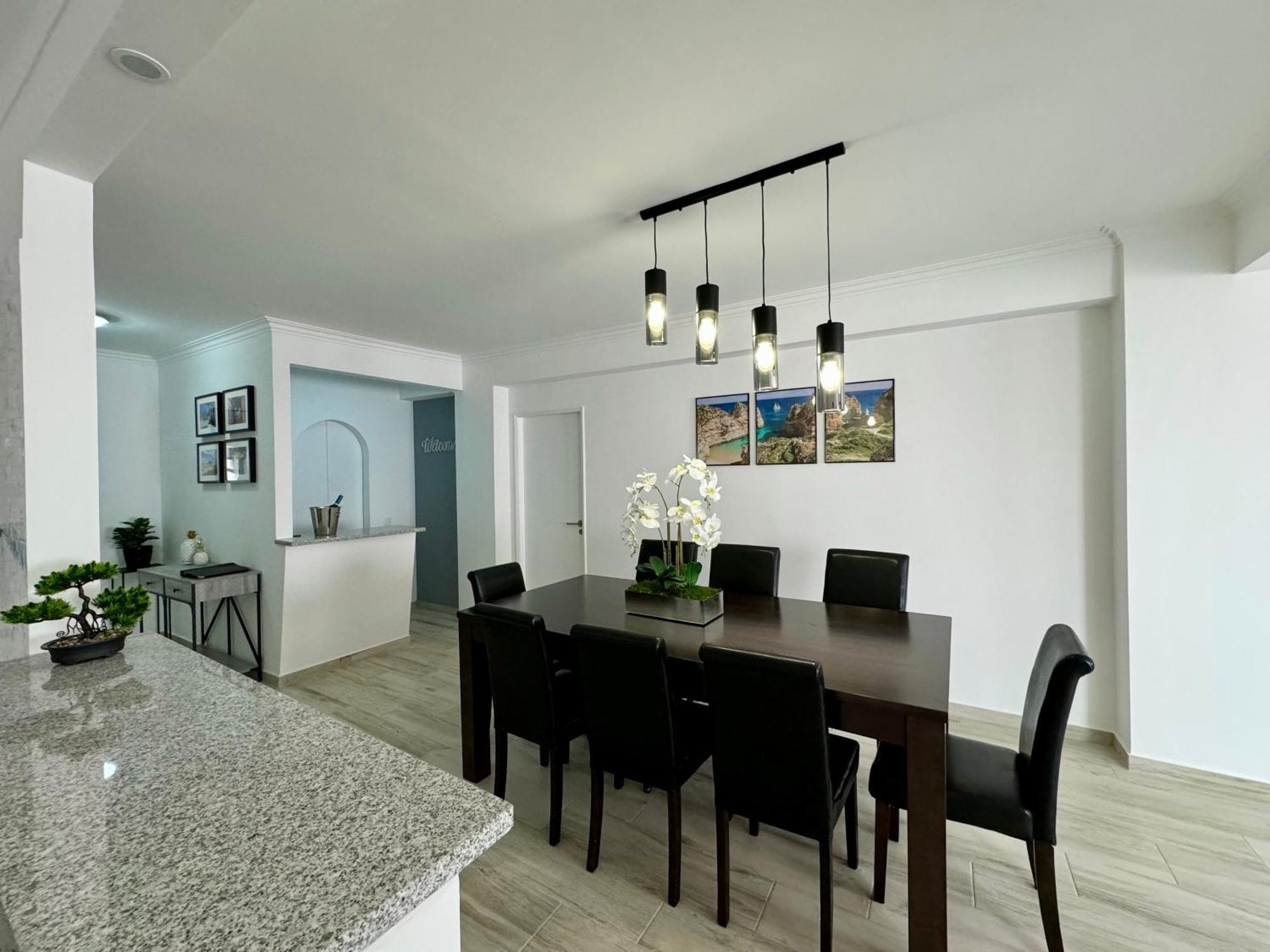 Princess Retreat Beautiful Modern Aprt 2 Min Walk From Quarteira Beach Exterior photo