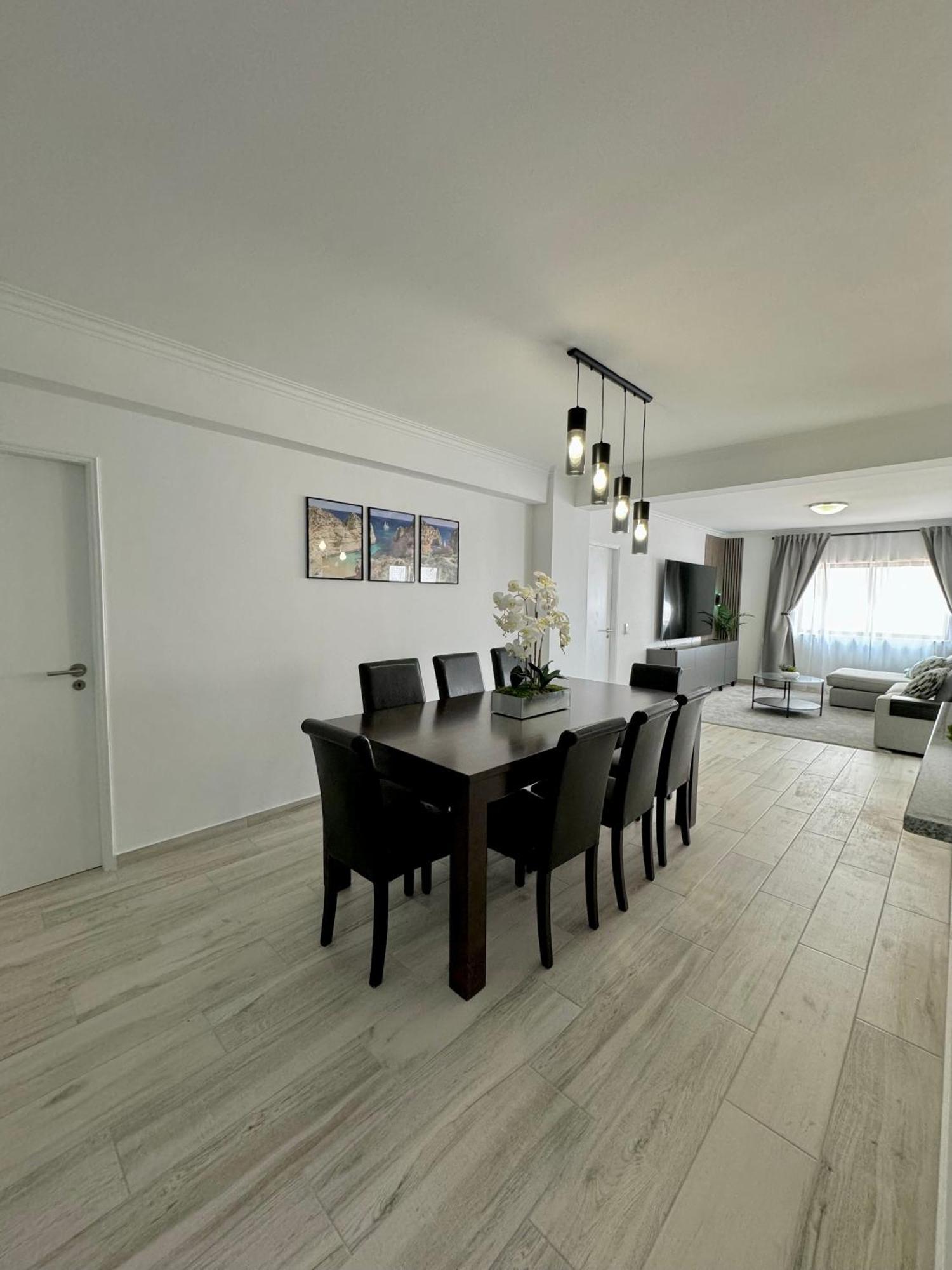 Princess Retreat Beautiful Modern Aprt 2 Min Walk From Quarteira Beach Exterior photo